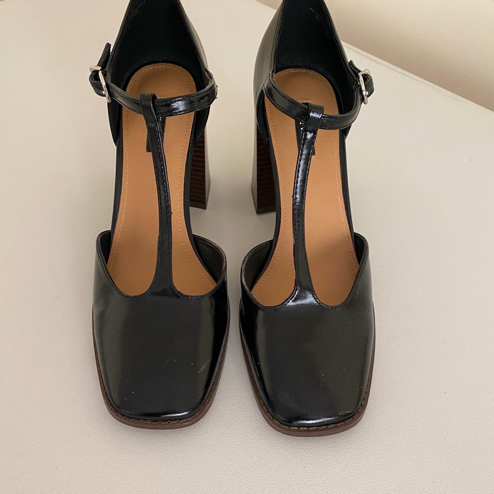 Nine West Janky T Strap Heels - Size 10 M